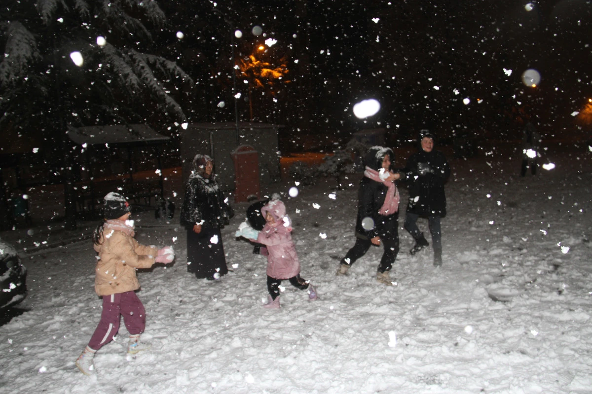Kar, Beyşehir&rsquo;i daha da g&uuml;zelleştirdi
