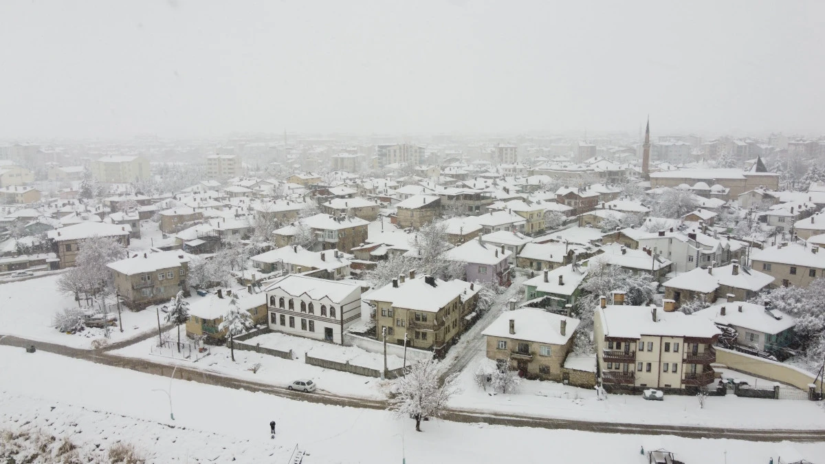 Kış geri geldi! Donuyoruz