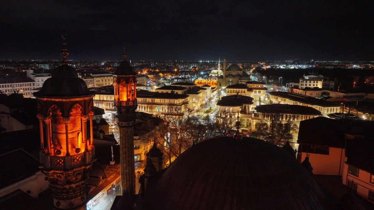 Mevlana şehrinde kandil coşkusu bir başka