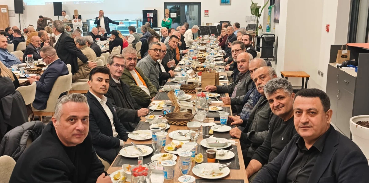 Mevlana torunları aynı sofrada