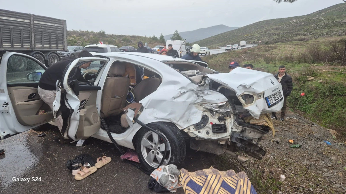 Otomobil TIR&rsquo;la &ccedil;arpıştı, 6 kişi yaralandı