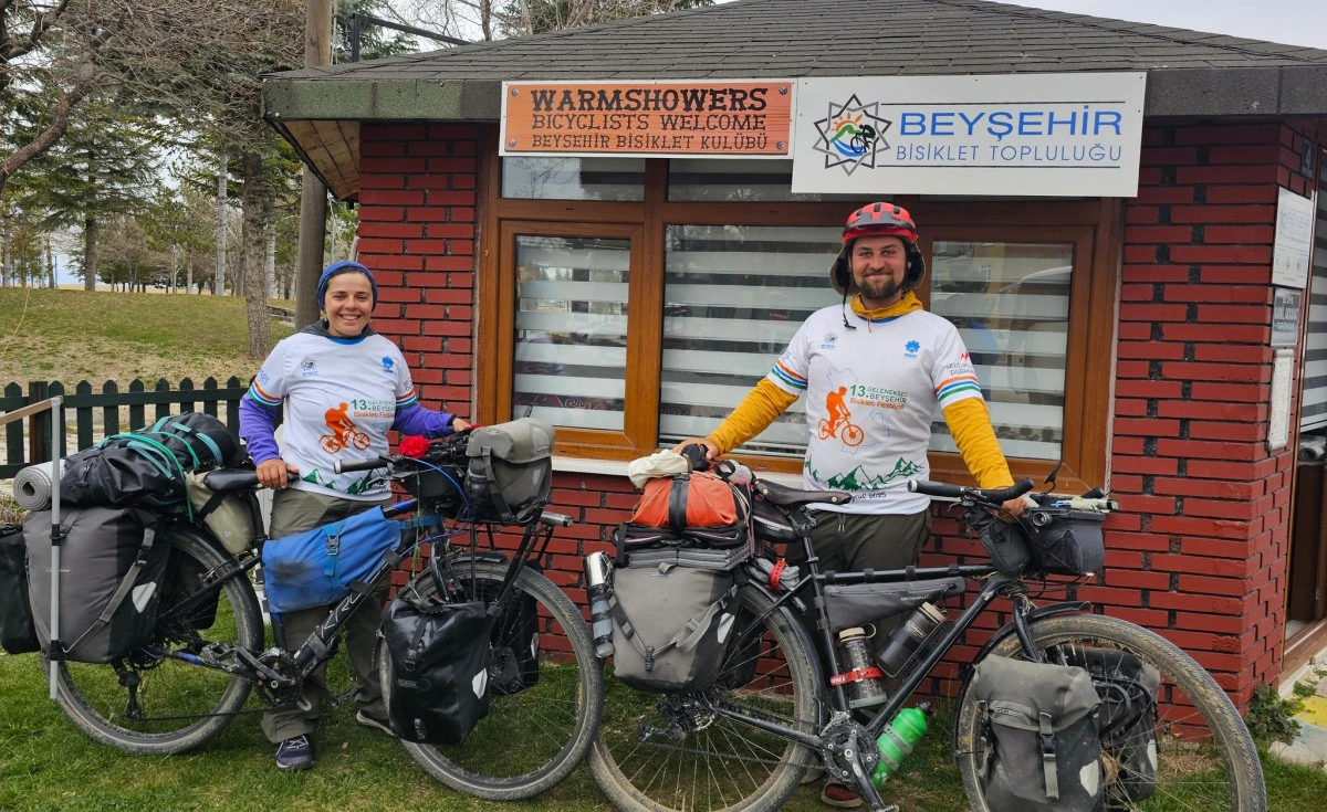 Pedallar bu kez aşk i&ccedil;in d&ouml;nd&Uuml;! Balayı değil,d&uuml;nya turu