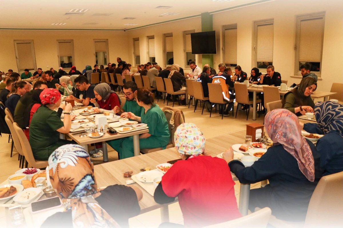 Şifa yuvasında anlamlı iftar