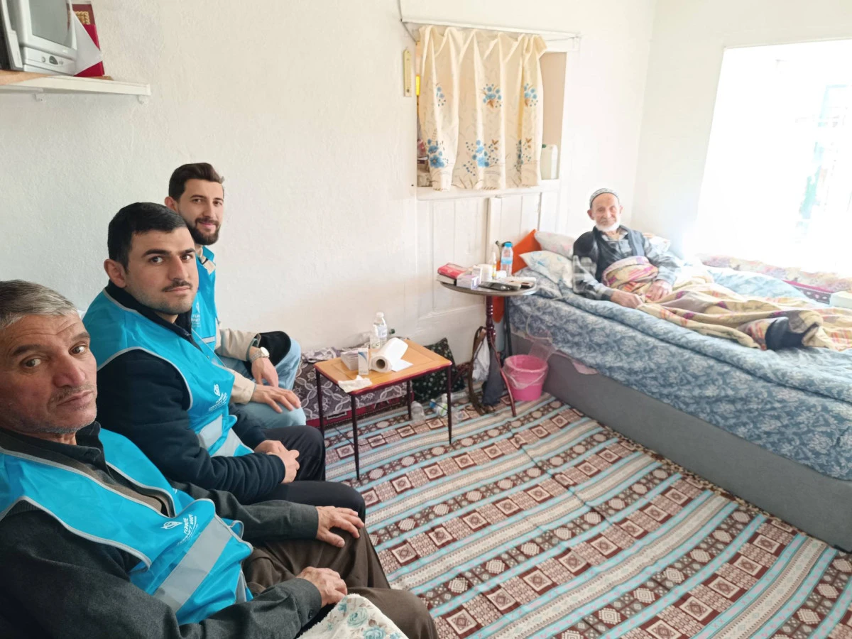 Şimdi iyilik zamanı! G&ouml;n&uuml;llere dokunan ziyaret