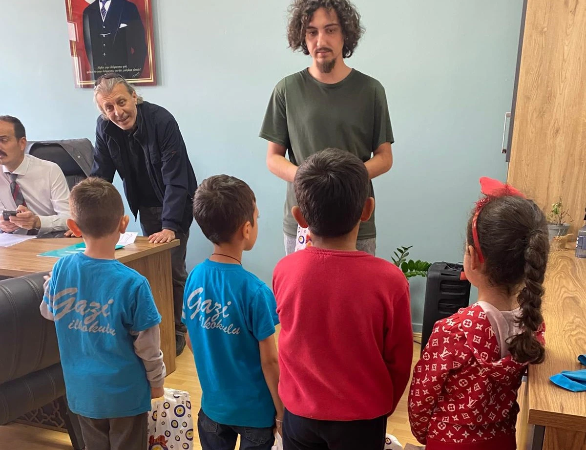 Turizm Rehberliği &Ouml;ğrencilerinden Miniklere Eğitim Desteği