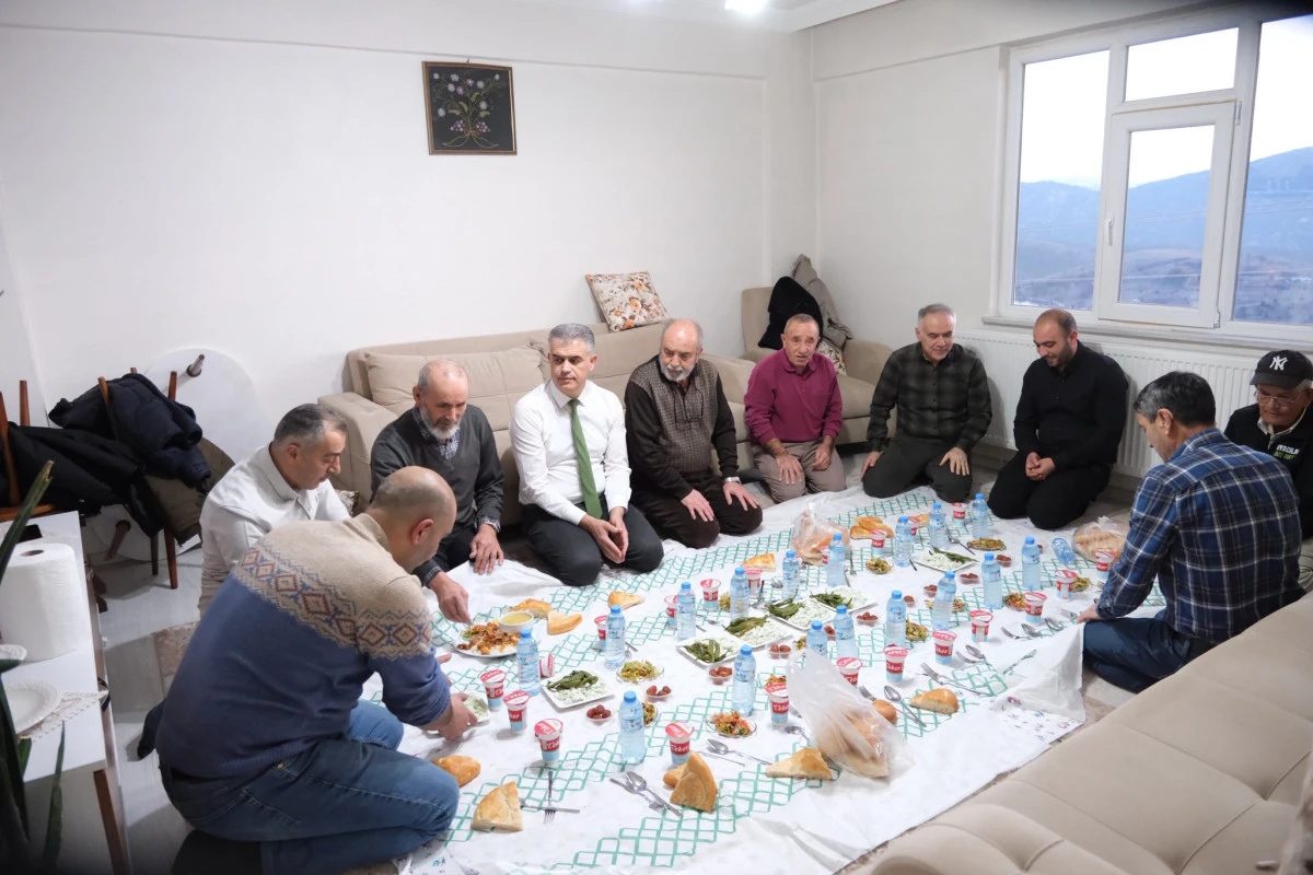 Yer sofrasında ramazan bereketi paylaşıldı