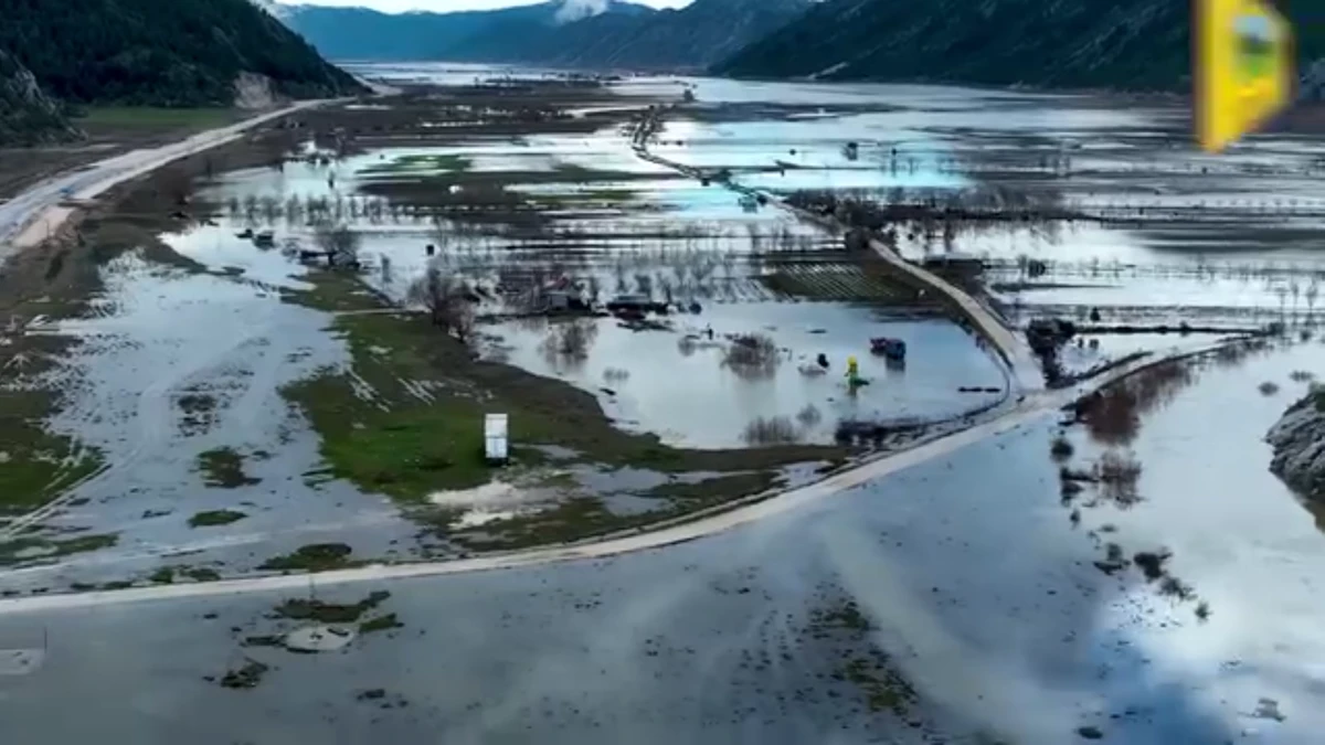 Yoğun yağışlar Derebucak'ı vurdu