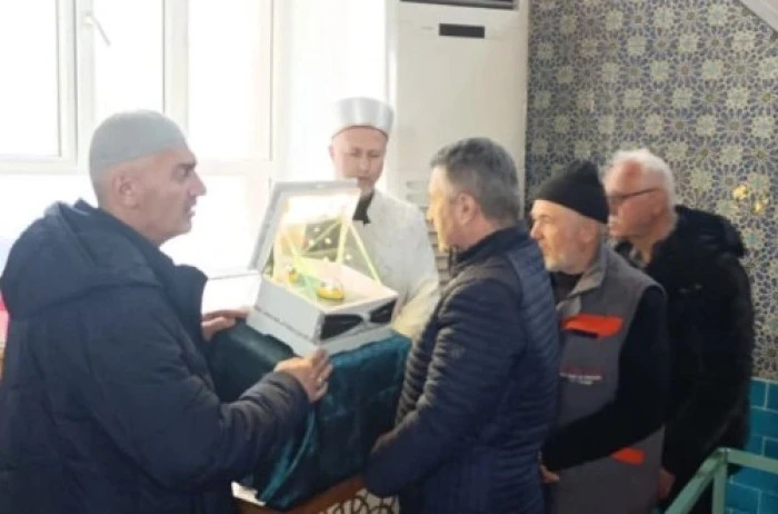 Beyşehir&rsquo;de Sakal-ı Şerif ziyarete a&ccedil;ıldı, vatandaşlar duygusal anlar yaşadı