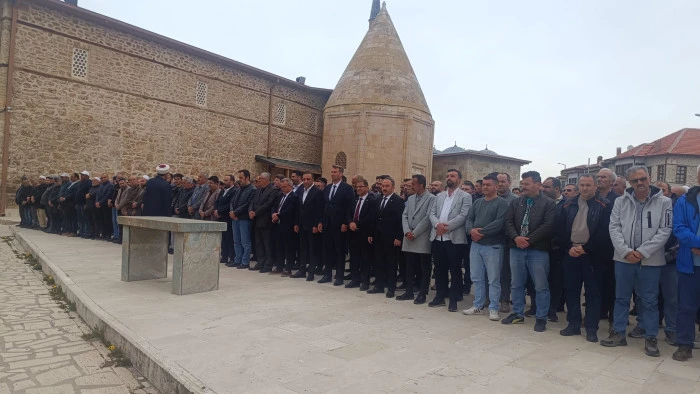 Okul saldırısı sonrası Beyşehir&rsquo;de gıyabi cenaze namazı kılındı